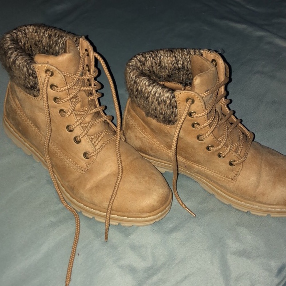 Size 7.5 boots
